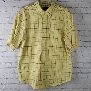 St. John's Bay Short Sleeve Button Up Shirt Medium